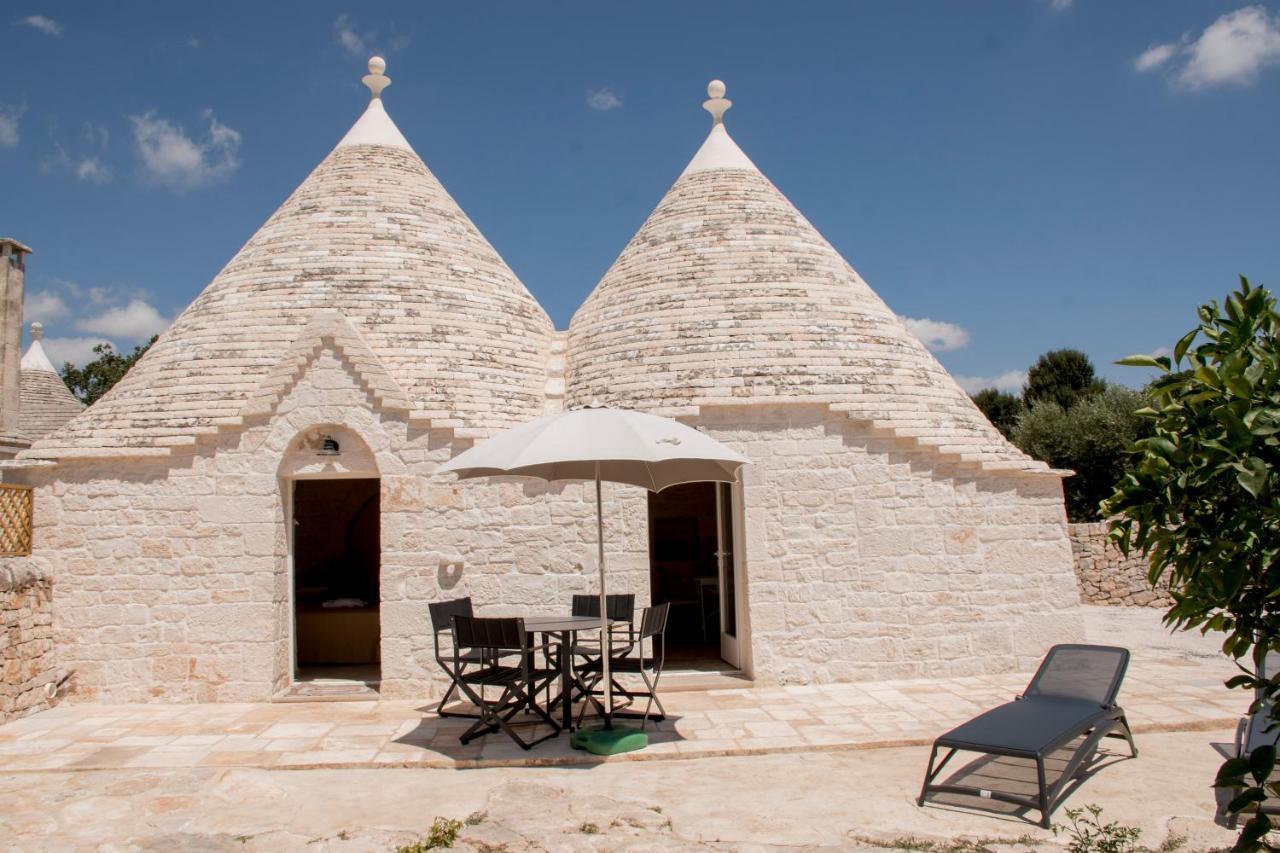 Trullo Cinquenoci Suite Locorotondo Exterior photo