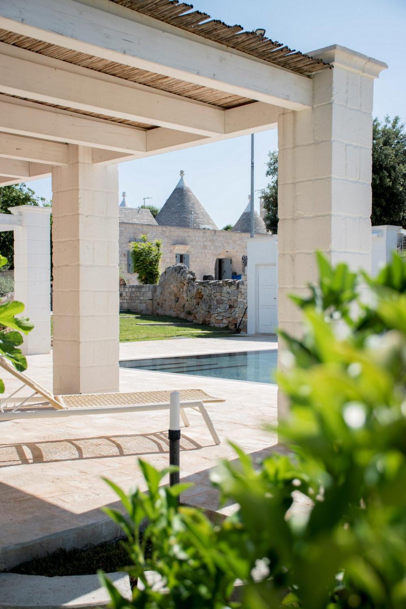 Trullo Cinquenoci Suite Locorotondo Exterior photo